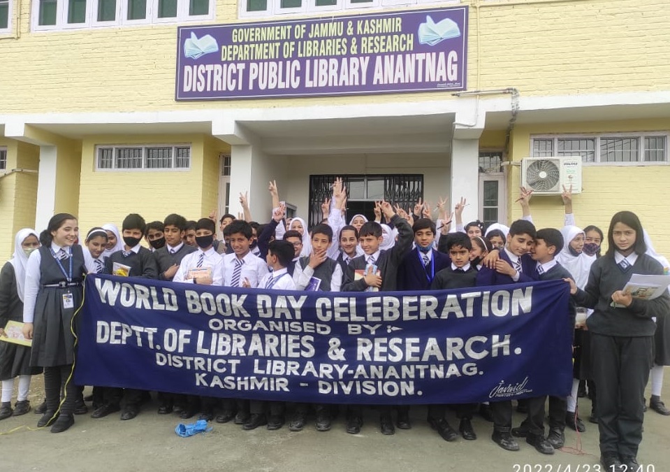 Libraries-Deptt-organises-exhibitions-awareness-programmes-to-promote-book-reading-