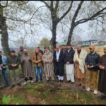 Tributes paid to Shujaat Bukhari at ancestral home