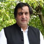 Sajad Lone Pays Floral Tributes to 1931 Martyrs