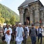 LG Sinha flags off Annual Harmukh-Gangbal yatra from Naranag
