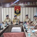 “IGP KASHMIR SHRI SUJIT KUMAR-IPS REVIEWS SECURITY, LAW & ORDER AND CRIME SCENARIO IN KUPWARA”