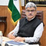 CS Dulloo reviews quality, disposal of migrant property grievances across Kashmir